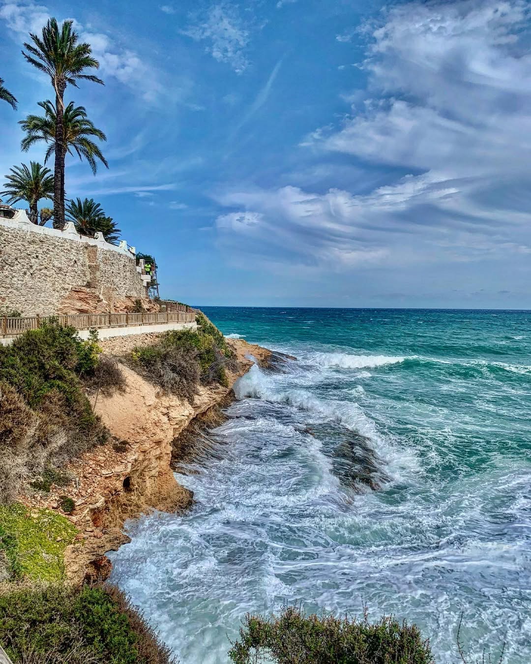 cloudy and windy day but still perfect 🌴🩵